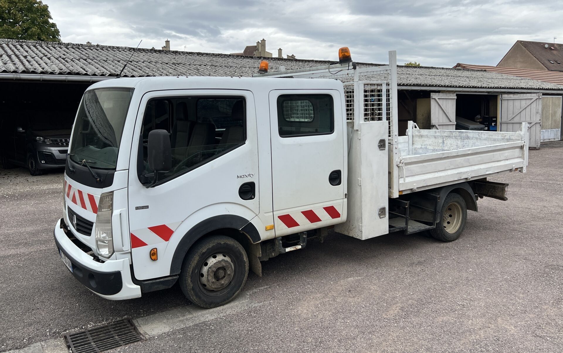 RENAULT - RENAULT MAXITY - Genre : CTTE - Carrosserie : BENN…