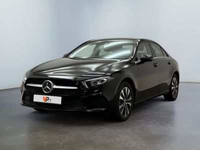 Mercedes CLA Shooting Star noire sur fond blanc