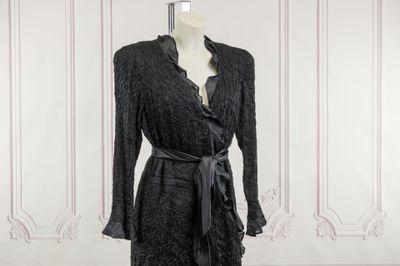 une image d'une robe sur un mannequin