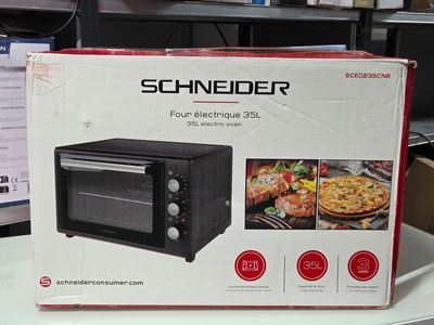 une boîte sur laquelle figure l'image d'une pizza