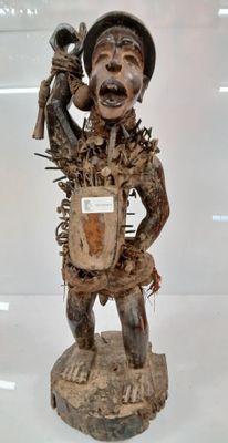 CAMEROUN Sujet fétiche colonial masculin H : 74 cm