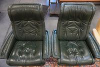 2 Fauteuils relax rotatif et un repose pied, en cuir vert de… (photo 2)