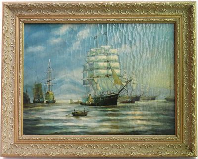 une peinture à l'huile représentant un bateau sur l'eau, avec d'autres bateaux en arrière-plan