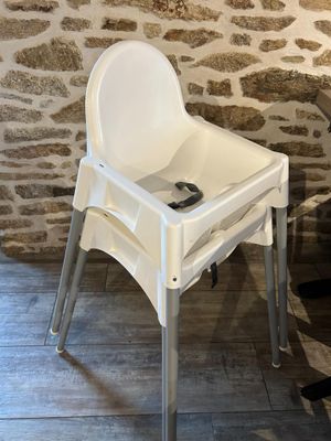 2 chaises bébé IKEA. - Photo 1