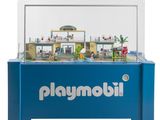 une vitrine Playmobil contenant un jeu de construction