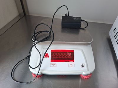 Balance de précision OHAUS