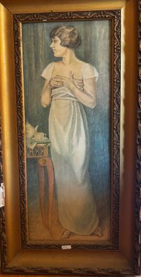 un tableau représentant une femme en robe blanche, dans un cadre doré