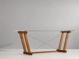 une image représentant une table avec un plateau en verre et des pieds en bois