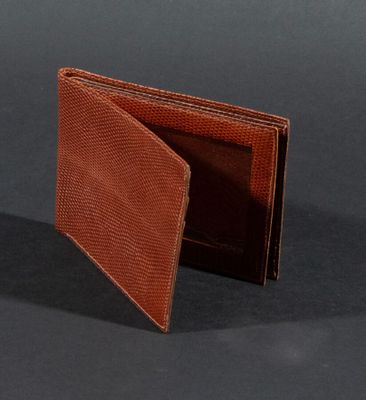 HERMES Porte carte en lezard brun.