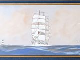 une peinture à l'huile représentant un grand voilier en pleine mer, avec un phare en arrière-plan