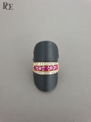 Bague en or jaune 18k (750‰) ornée de cinq rubis encadrés d'… - Photo 1
