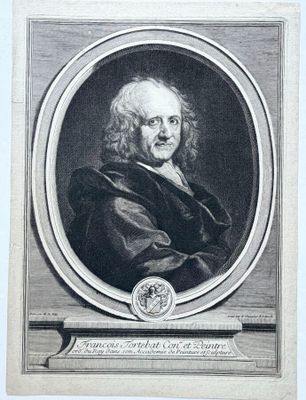 un portrait en noir et blanc d'un homme vêtu d'un manteau noir