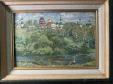 une peinture à l'huile représentant une église sur une colline, avec une rivière au premier plan