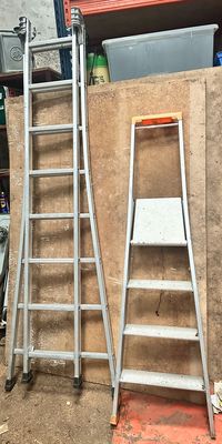 Echelle double 7 x 2 barreaux et escabeau 4 marches