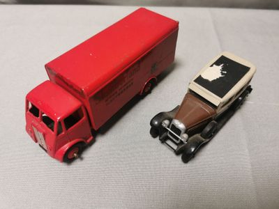 DINKY TOYS - GB Camion GUY "Slumberland" rouge. B ; 0