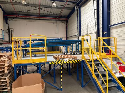 EXT - 1 ensemble mezzanne / convoyeur pour déchargement cont…
