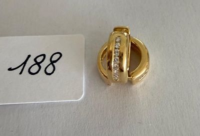 Paire de Créoles en or jaune, serties de 14 diamants taille …