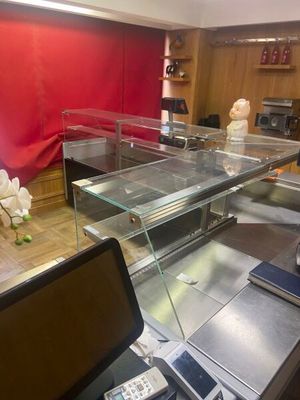 an image of a kitchen with a counter and a counter top