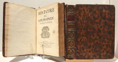 un livre ouvert, dont on voit l'intérieur