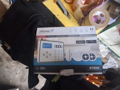 Eléments de centrale d'alarme ATLANTIC'S (en carton, incompl…