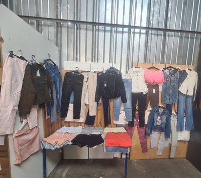 Lot de 43 pices de vtements femme ? Taille 38