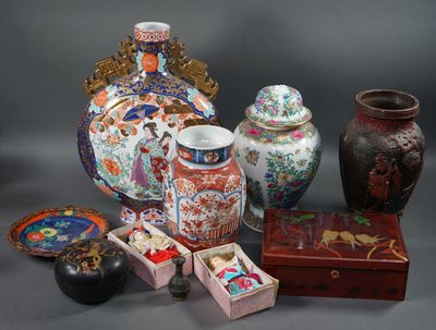 CHINE et JAPON lot de vases en porcelaine, boites en bois laqué et pou - Photo 1