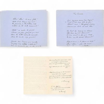 deux feuilles de papier couvertes d'écriture manuscrite, posées l'une à côté de l'autre