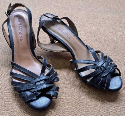 71 / Paire de chaussures à talons - SAN MARINA - Point…