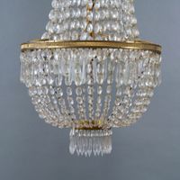 Lustre Montgolfière en métal doré à 3 lumières. (photo 2)
