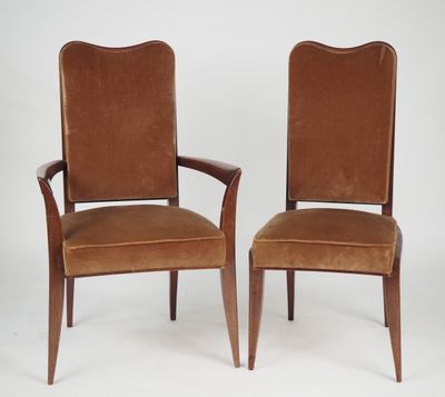 4 fauteuils et une paire de chaises de style 1940, en acajou…