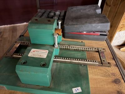 MACHINE POUR REALISATION DE PLAQUES D'IMMATRICULATIONS METAL… - Photo 1