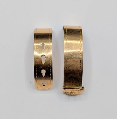 paire de boucles d'oreilles créoles en or jaune 18 carats serties de diamants