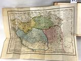 une vieille carte du royaume d'Angleterre et du Pays de Galles exposée dans un livre