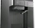une image d'une machine à café noire sur fond blanc