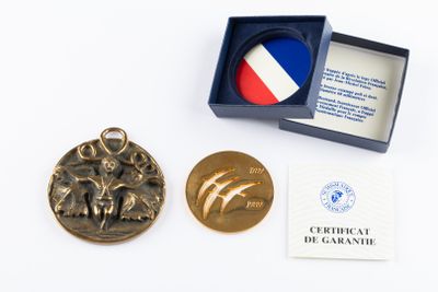 Médailles - Lot de 2 médailles : Médaille Logo officiel du B…