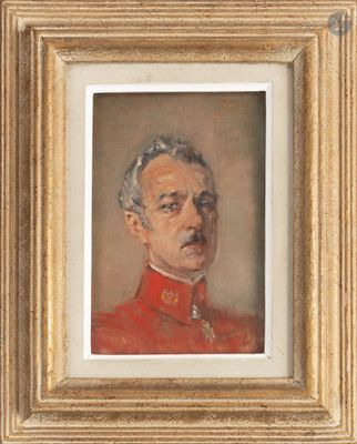 une peinture à l'huile représentant un homme en uniforme rouge, dans un cadre doré