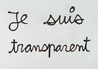 une pancarte sur laquelle est écrit « i suise transparent »