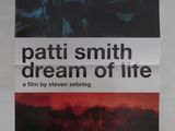 une affiche du film *Dream of Life* de Patti Smith