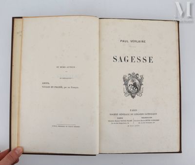 un livre ouvert dont le titre, « sagessee », est écrit en français