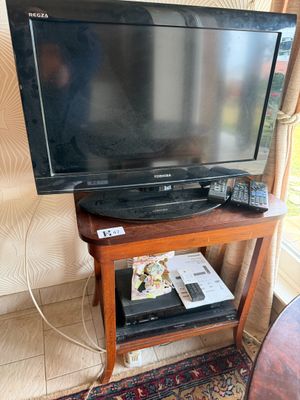Ensemble comprenant un téléviseur Toshiba divers lecteurs et…