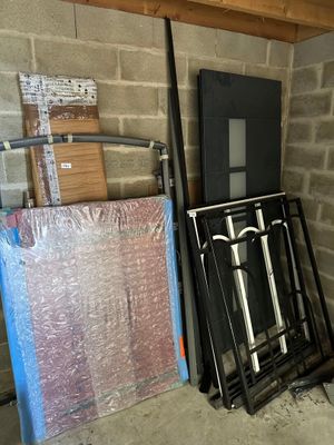une pièce qui contient beaucoup d'objets différents