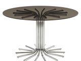une image d'une table en verre avec des pieds en métal et un plateau en verre