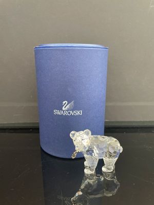 figurine d'éléphant en cristal Swarovski dans un coffret cadeau bleu