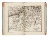 un vieux livre contenant une carte de la France