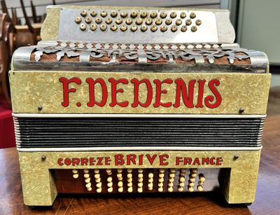 Accordéon FRANCOIS DEDENIS à Brives. Chromatique, 3 rangs, 7…