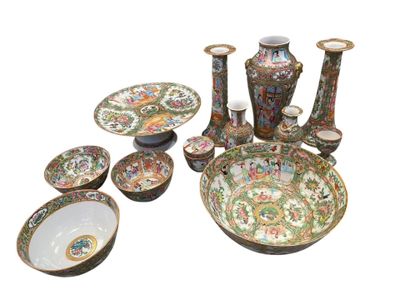 CHINE, Période GUANXU, fin XIXe Ensemble de porcelaine de Ca…