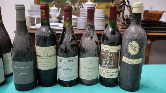 Lot de 5 bouteilles de vin rouge : 1 x château Haut Musiel de 200...