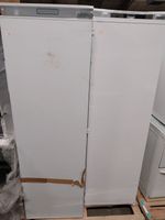 Sur une palette, réfrigérateur intégrable encastrable BEKO L54315EB (j