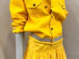 yellow shirt and skirt on a mannequin mannequin mannequin mannequin mannequin mannequin mannequin mannequin manne