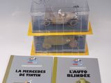 deux livres posés sur la table, avec une petite voiture dans la boîte